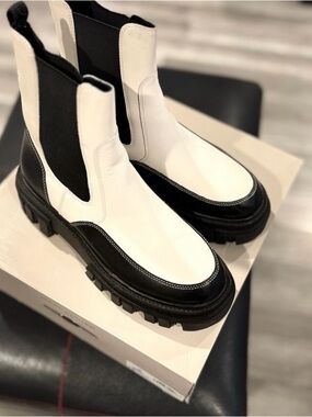 Black & White Marc Fisher Morgan Boots